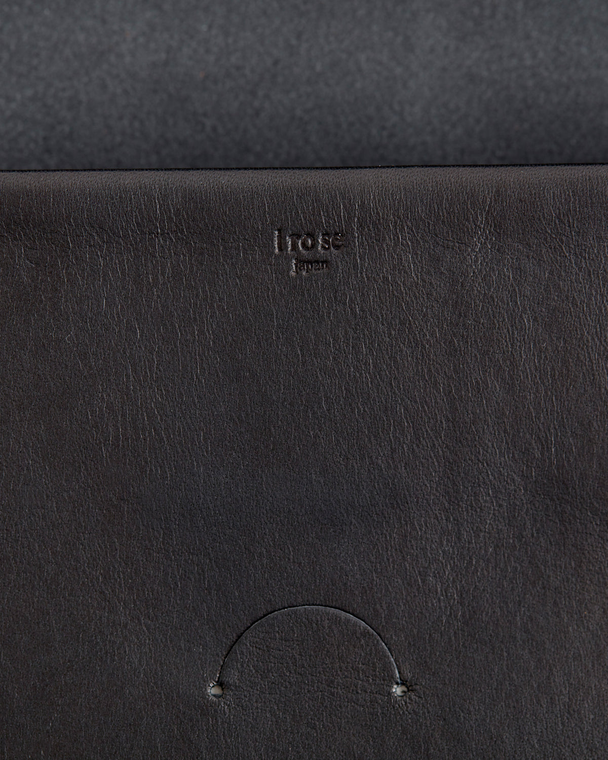 Seamless Shoulder Case